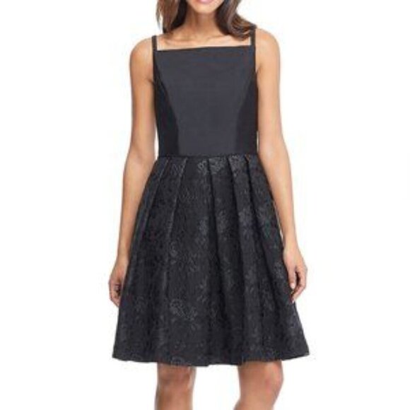 Gal Meets Glam Kimberly dress - Picture 2 of 9